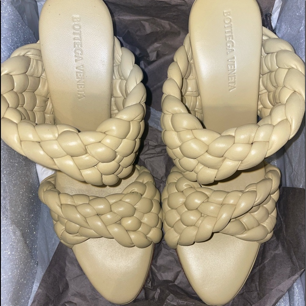 Bottega Veneta 2020 BV Curve Slides w/ Tags